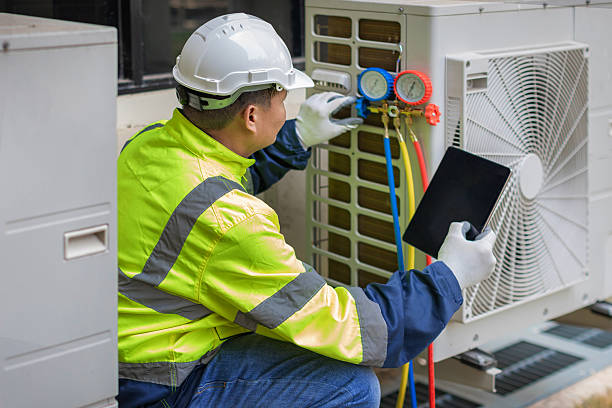 Professional Hvac technician working in Lacoochee, FL